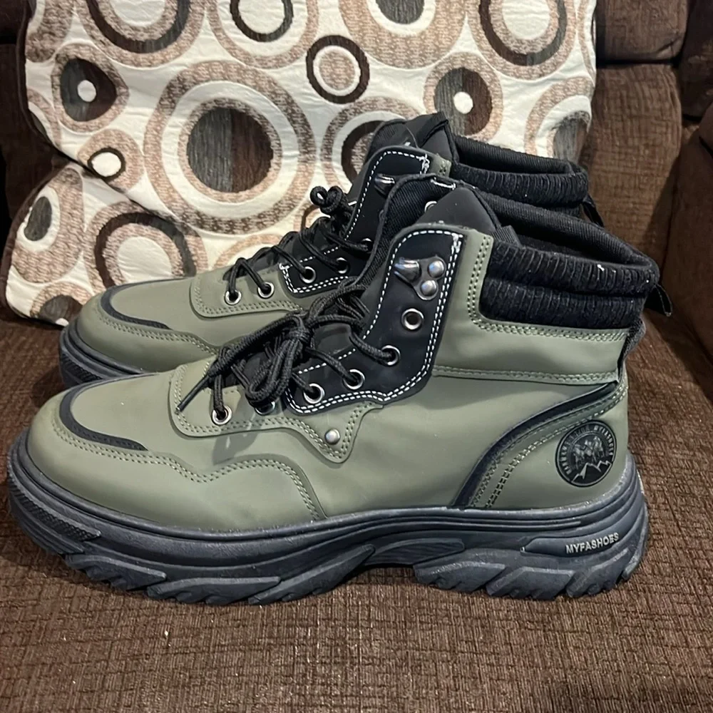 Men's Green and Black High-Top Boots